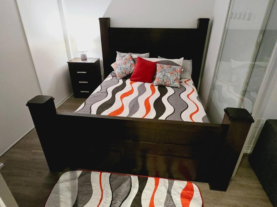 Stylish Luxe 1 Bedrom With Sofa Bed *